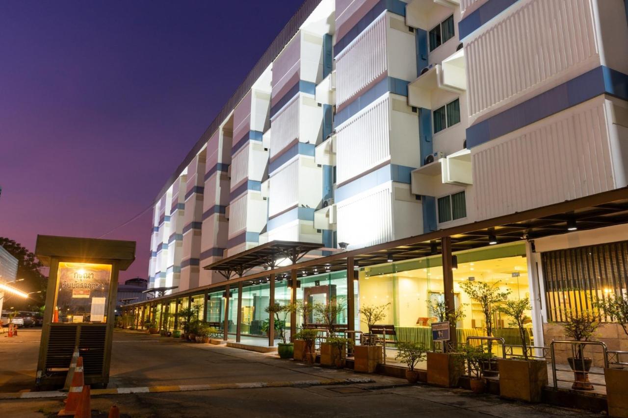 Mayflower Grand Hotel Korat Накхонратчасіма Екстер'єр фото