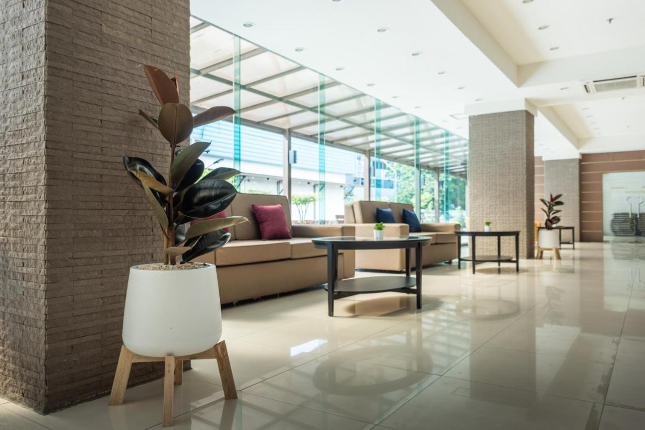 Mayflower Grand Hotel Korat Накхонратчасіма Екстер'єр фото