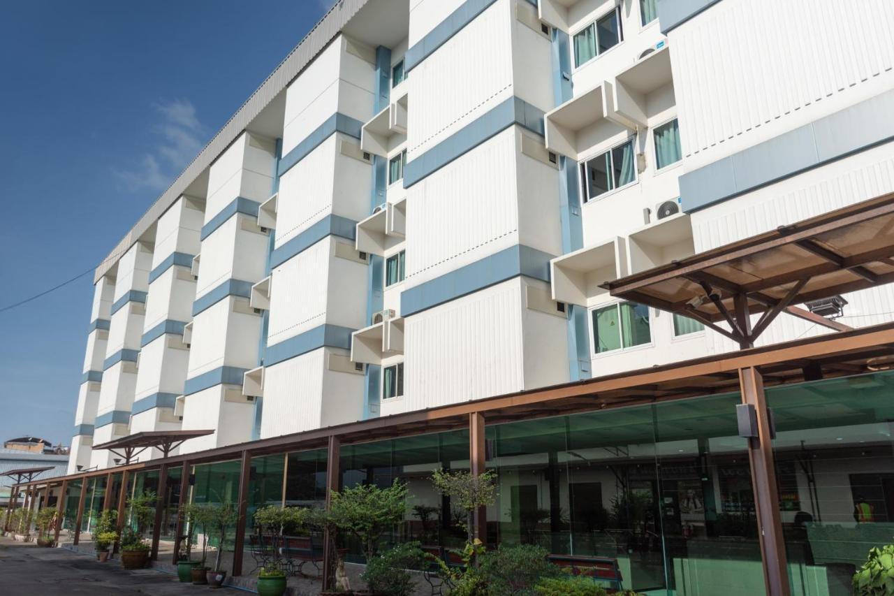 Mayflower Grand Hotel Korat Накхонратчасіма Екстер'єр фото
